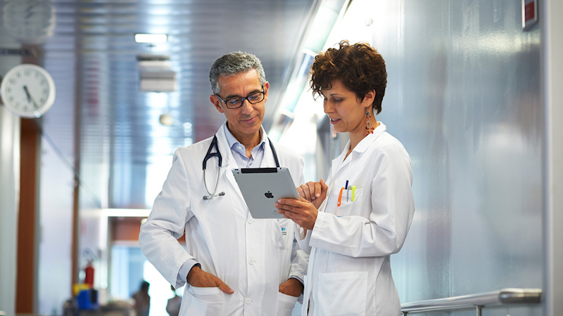 Fiche médicale dans un hôpital connecté.